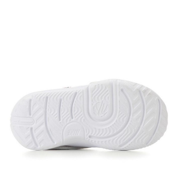 Nike boys basketball white sneakers - Picture 6 of 7